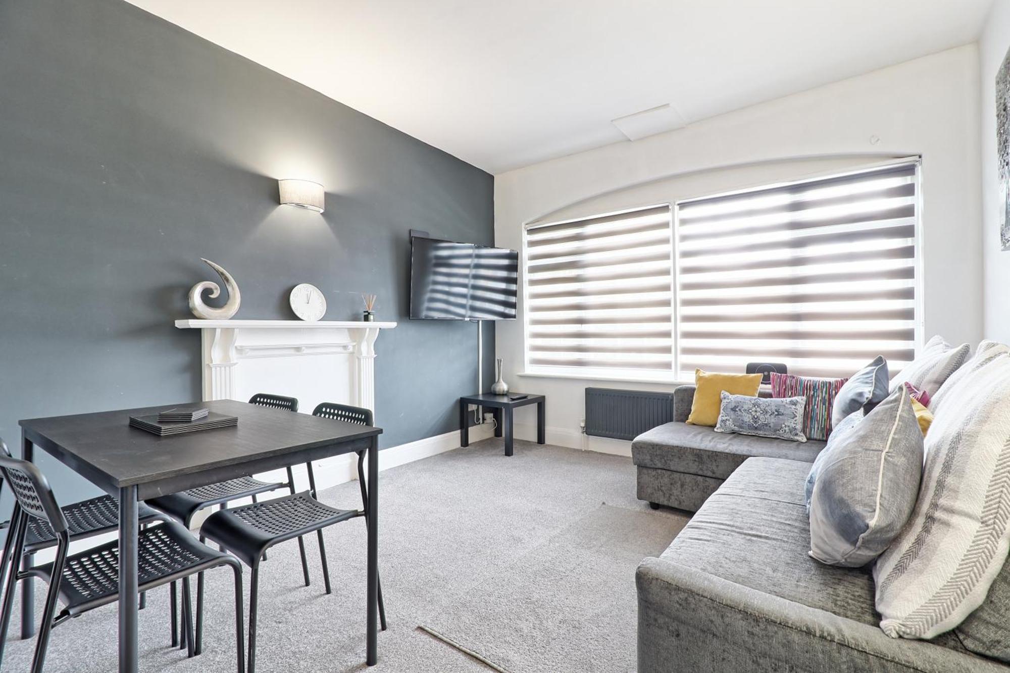 Luxury 3-Bed Apartment Near To London With Parking Hornchurch Exterior foto