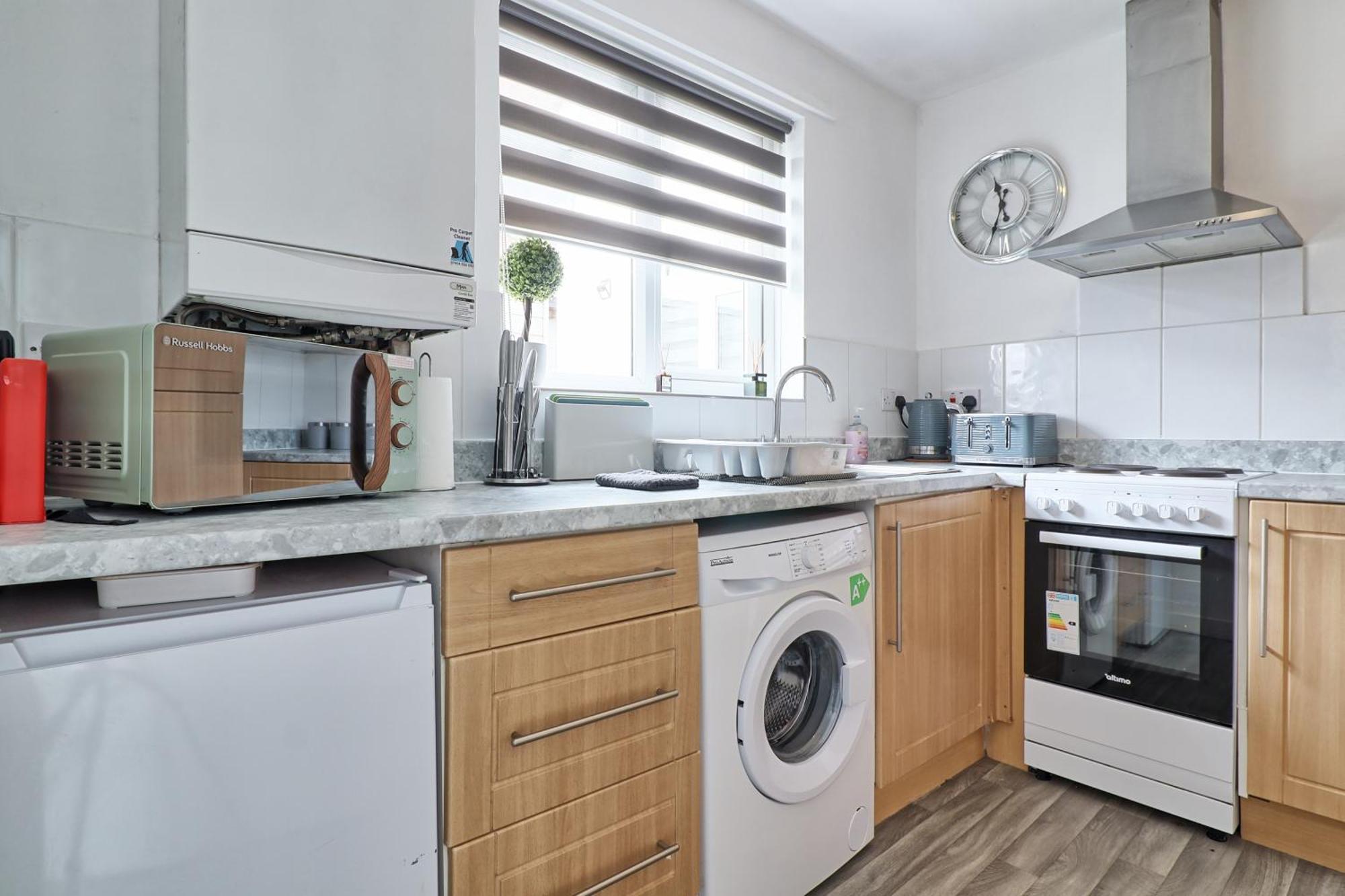 Luxury 3-Bed Apartment Near To London With Parking Hornchurch Exterior foto
